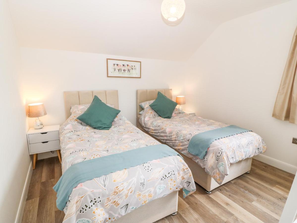 Вилла 15 Parc Delfryn Brynteg Экстерьер фото